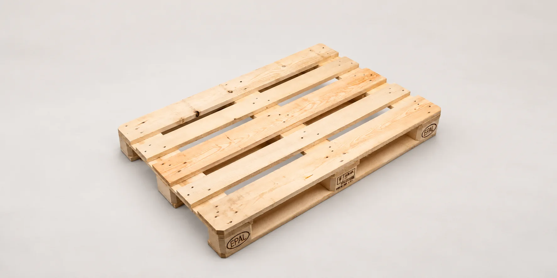 Palet de madera nuevo